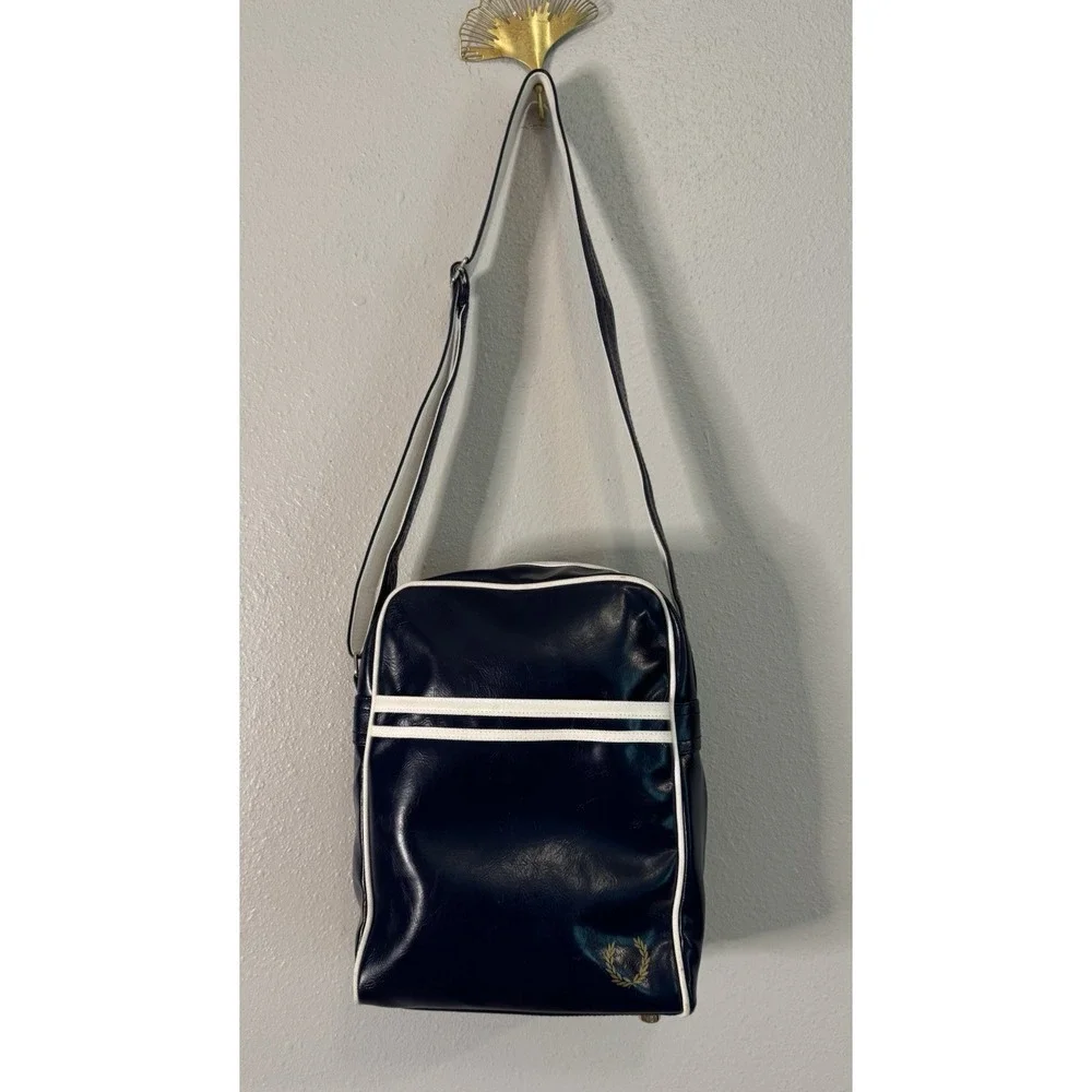 Fred Perry Navy White Flight Bag Crossbody Messenger Laurel Wreath Retro Y2K